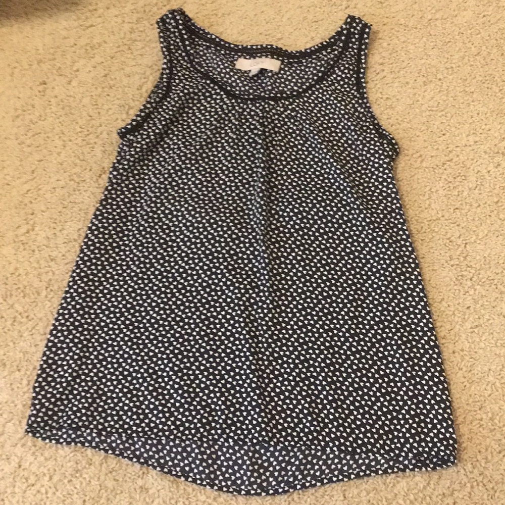 White and black heart-patterned tank top